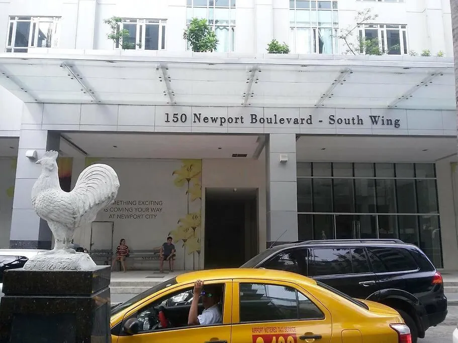 Condotel At 150 Newport Blvd. Near Naia T3 W/ Wifi Manila