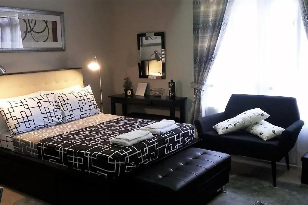 Condotel At 150 Newport Blvd. Near Naia T3 W/ Wifi Manila Apartment