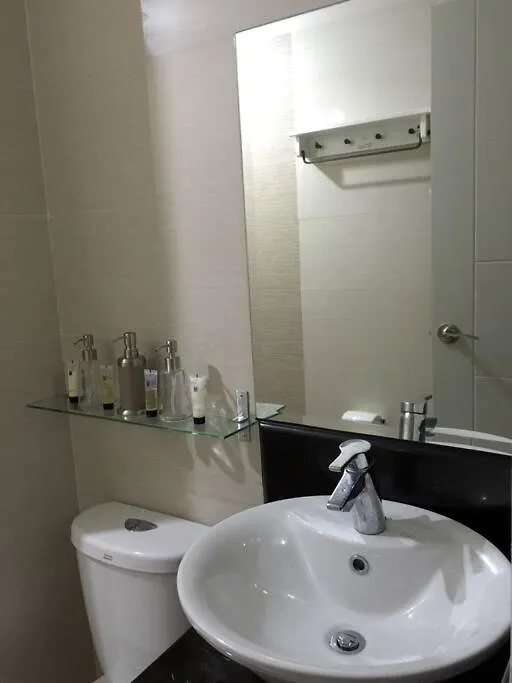 Apartment Condotel At 150 Newport Blvd. Near Naia T3 W/ Wifi Manila